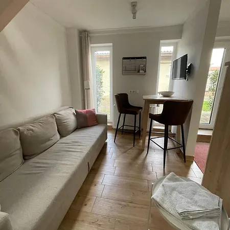 Kleines Am Schlossparkcenter Apartment *
